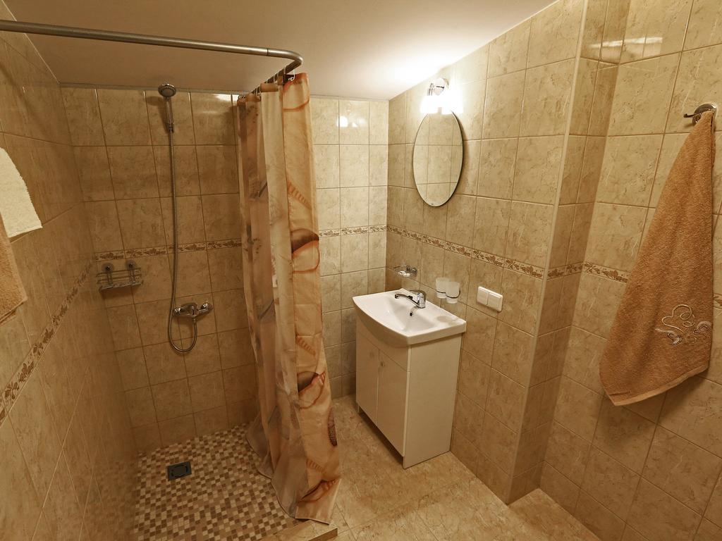 Juro Guest House Siauliai  Ngoại thất bức ảnh