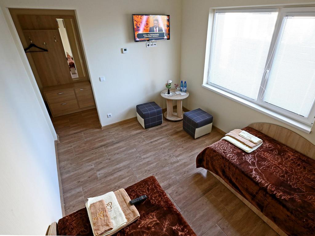 Juro Guest House Siauliai  Ngoại thất bức ảnh