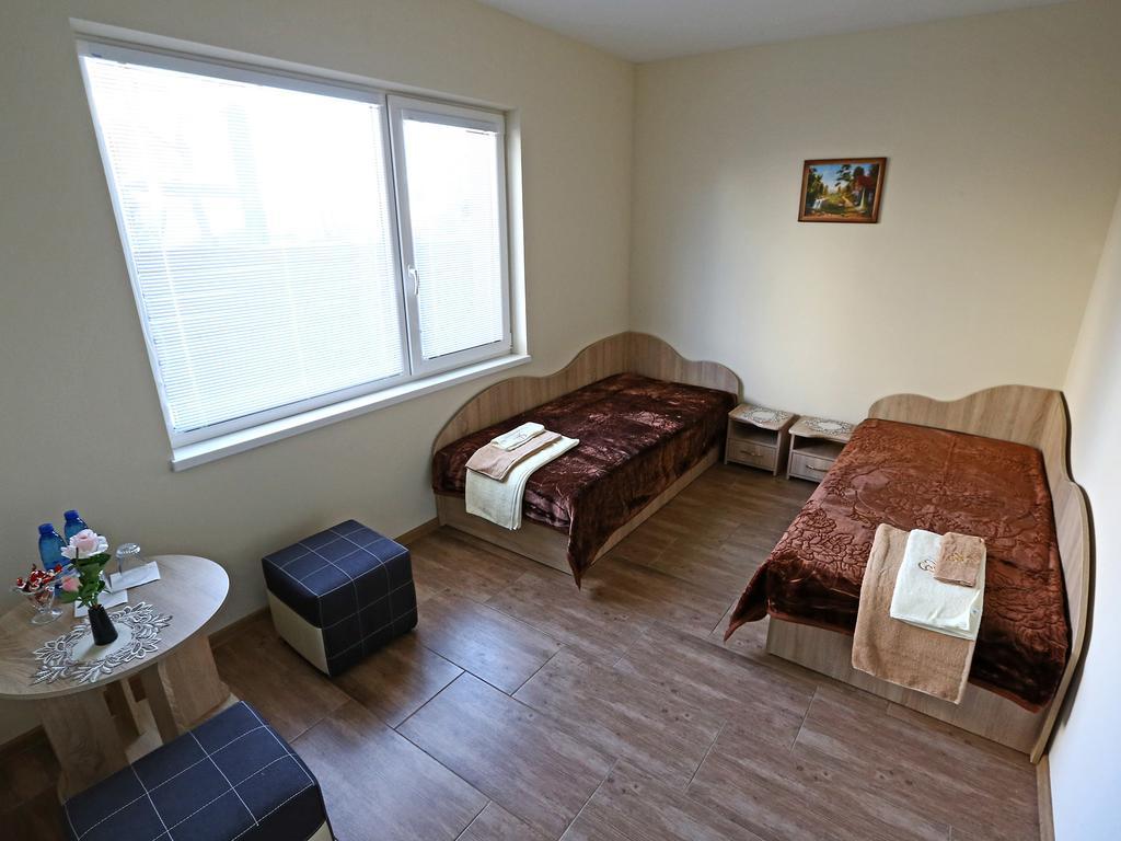 Juro Guest House Siauliai  Ngoại thất bức ảnh
